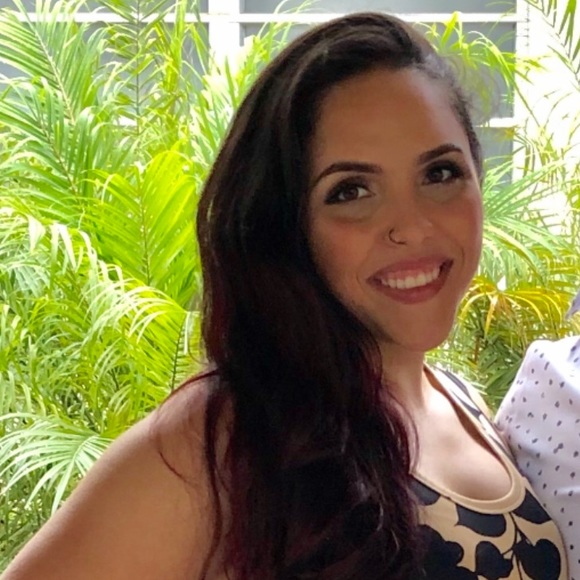 Meet your posher! - Picture 2 of 5